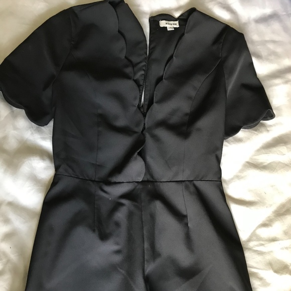 storee black low v neck jumper - small - Picture 1 of 2